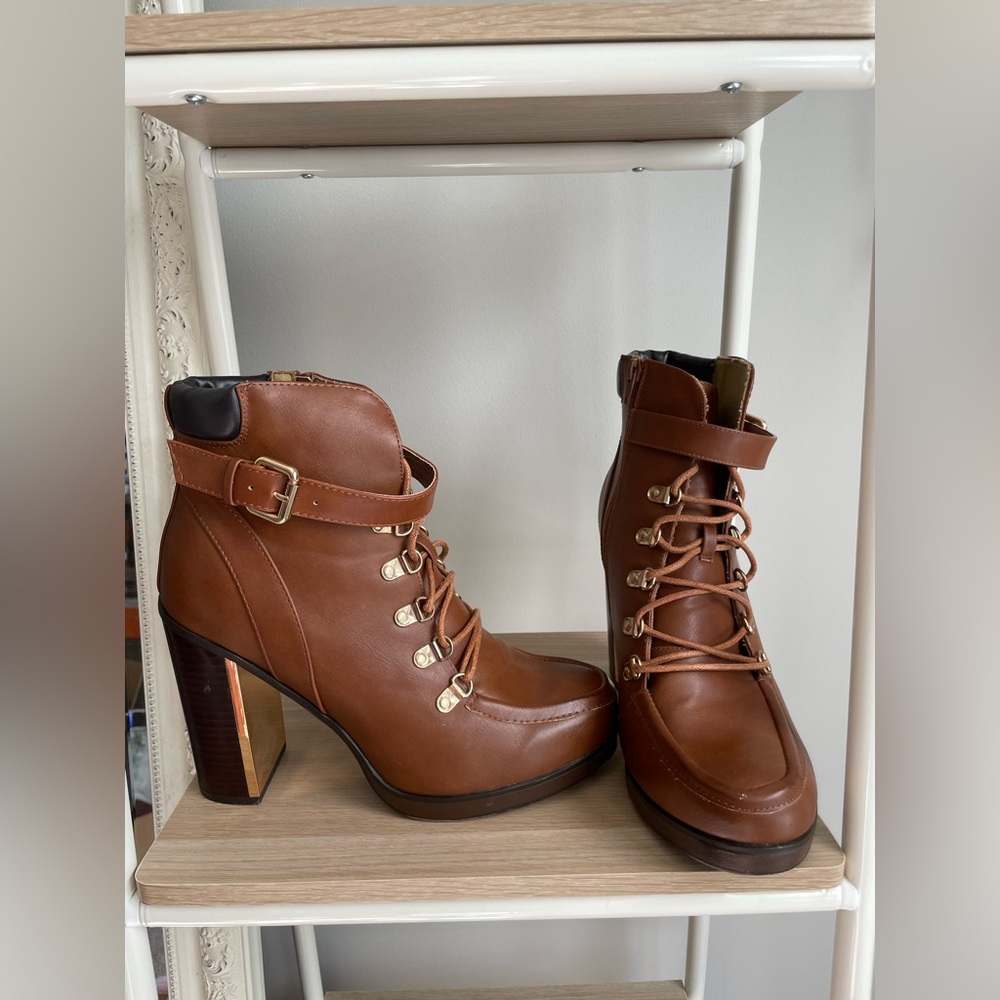 High heel lace up work boots